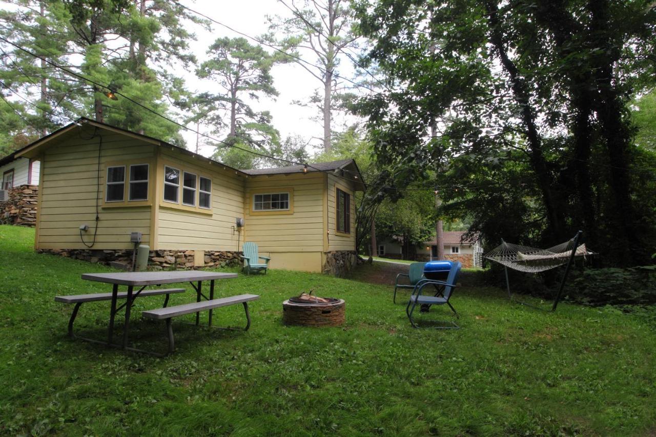 The Pines Cottages Woodfin Экстерьер фото