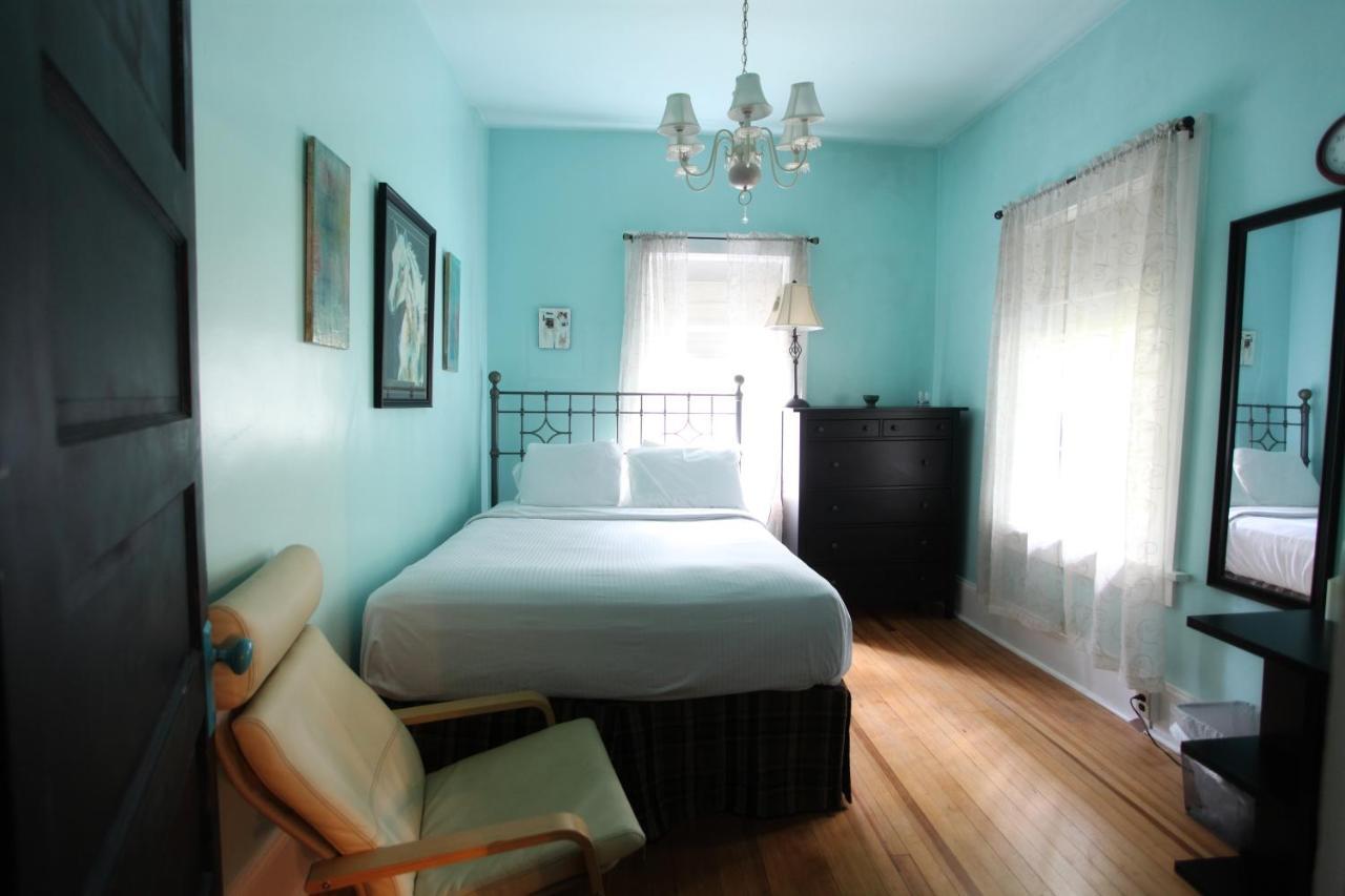 The Pines Cottages Woodfin Экстерьер фото