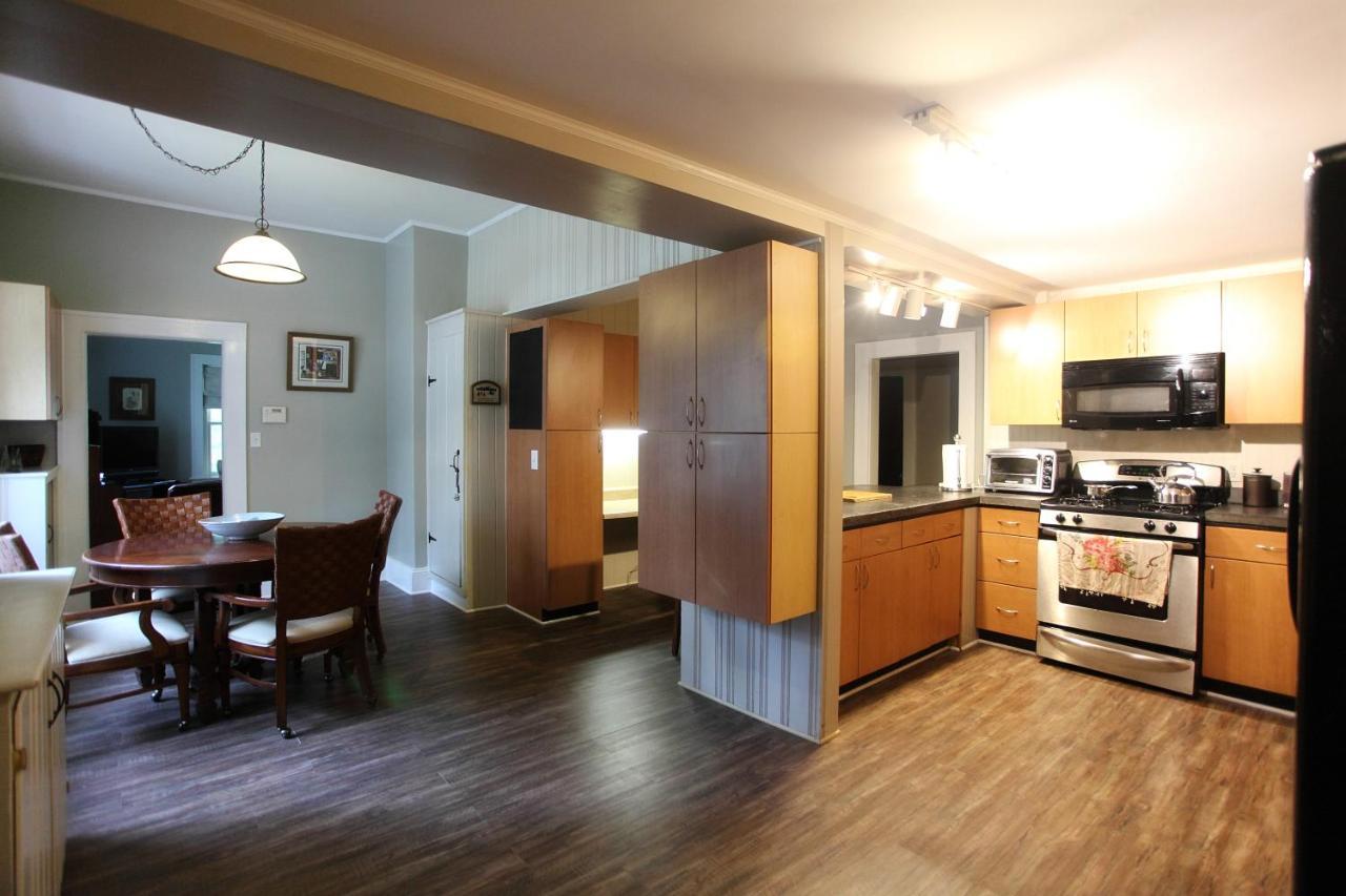 The Pines Cottages Woodfin Экстерьер фото