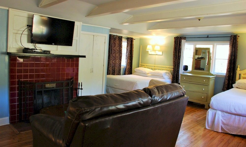 The Pines Cottages Woodfin Экстерьер фото