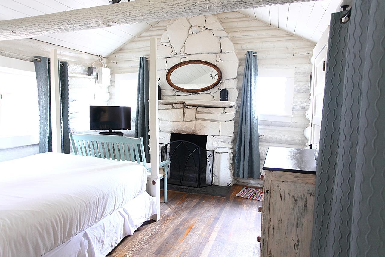 The Pines Cottages Woodfin Экстерьер фото