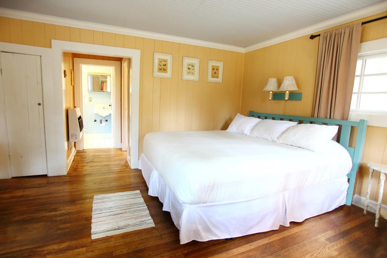 The Pines Cottages Woodfin Экстерьер фото
